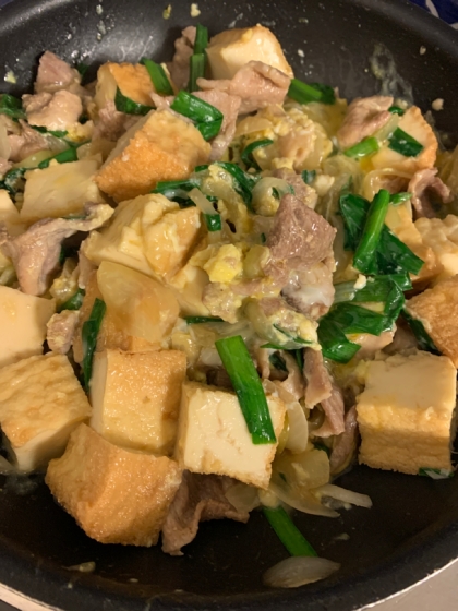 豆腐でヘルシー＆ボリュームアップ！豚の卵とじ丼