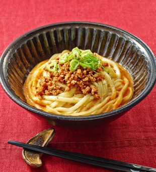 広島名物!汁なし担々うどん