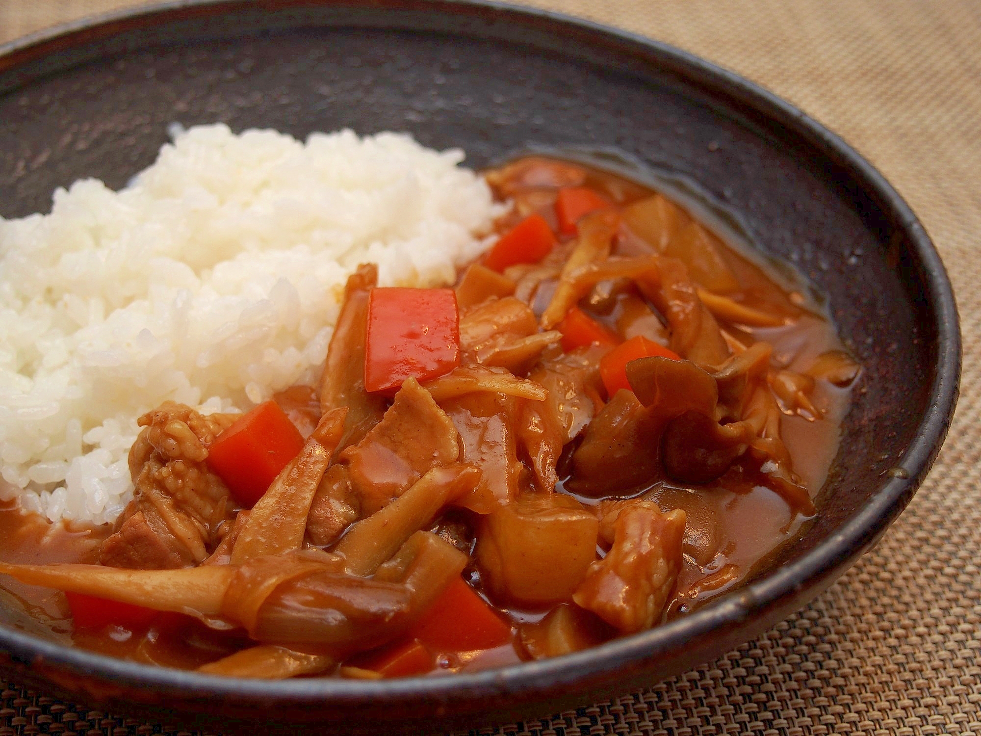 市販のルーで！ごぼうの風味が美味しい和風根菜カレー