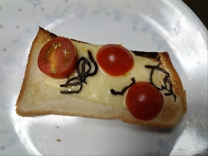 お手軽トマトのチーズトースト