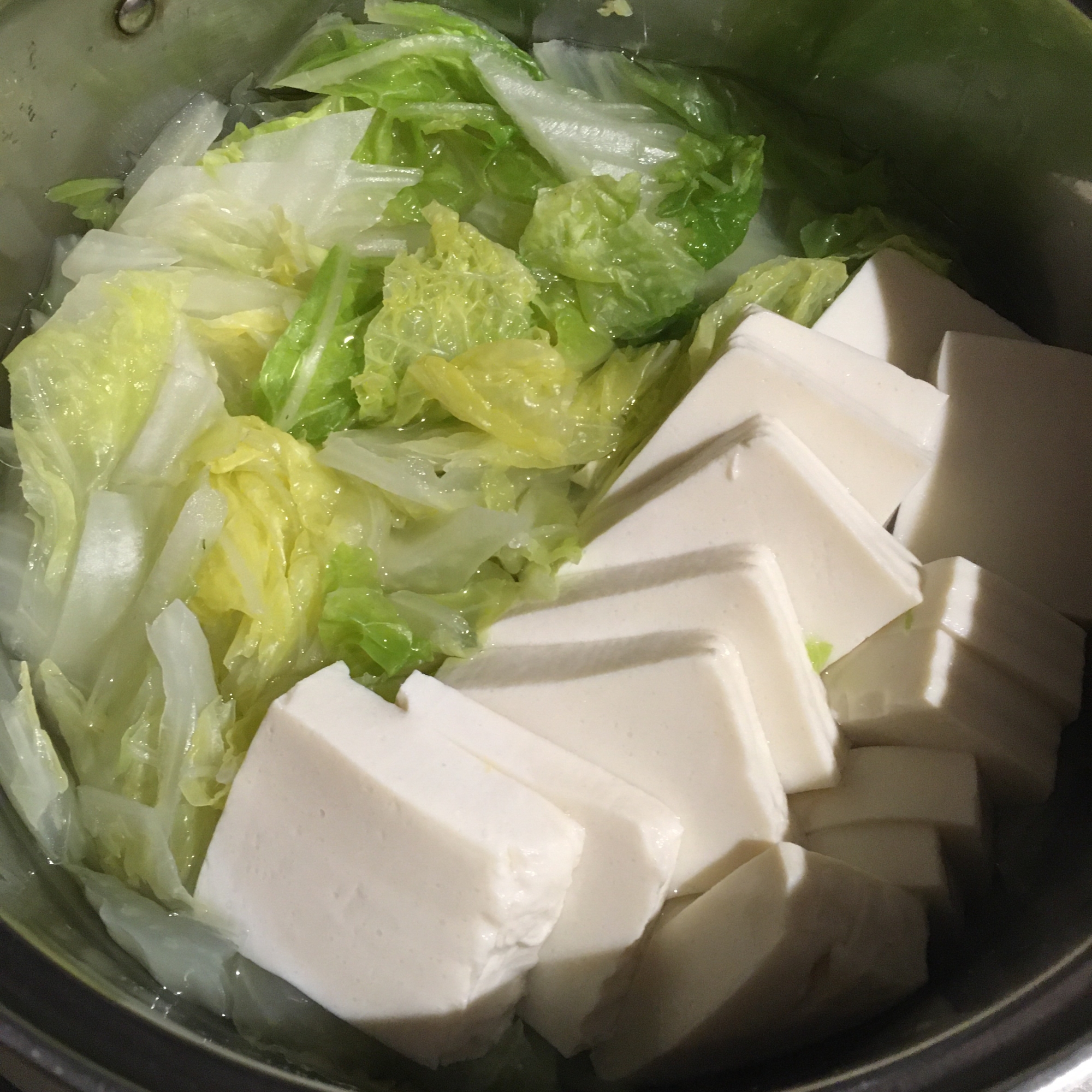 寒い日にぴったり！白菜と豆腐のだし煮