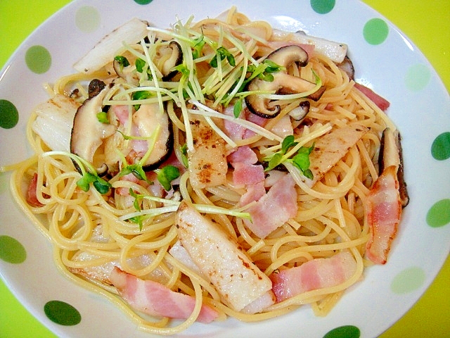 長芋とベーコンしいたけのガーリック和風パスタ