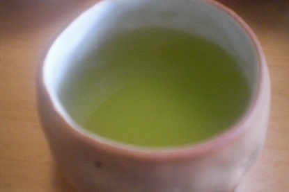 少し濃いめのお茶にお塩を少し・・・・・・・・
とっても美味しいですよね。
ごちそうさまでした。
(*^_^*)