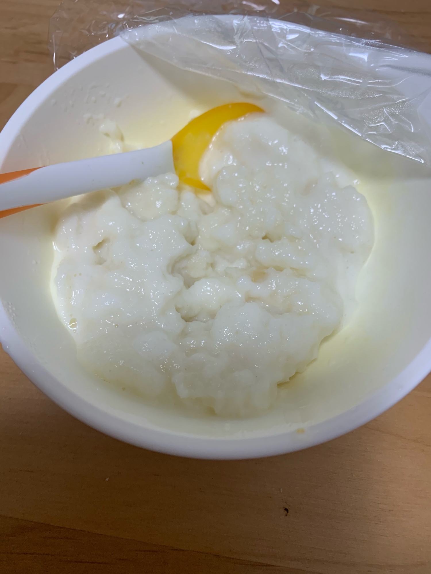 離乳食中期⭐️レンジで簡単食パンミルク粥