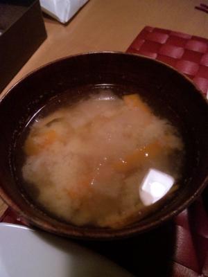 根菜がおいしい！大根とにんじんのお味噌汁