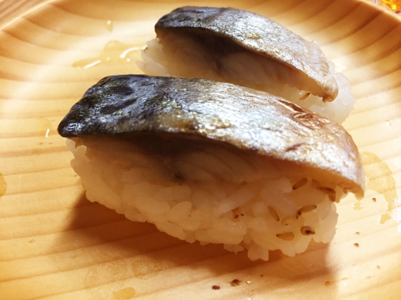 炙りシメサバ寿司