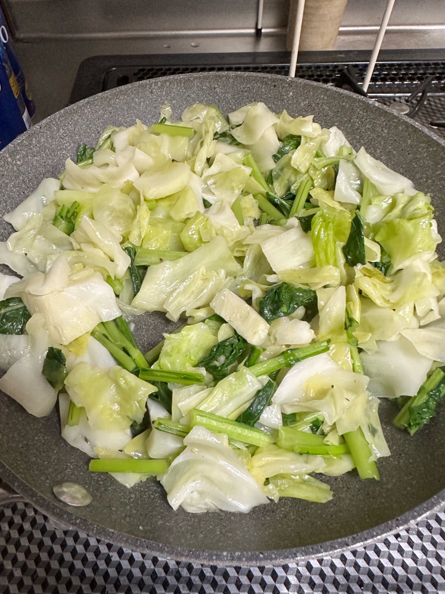 野菜のオイル蒸し【かぶの葉食べきり】