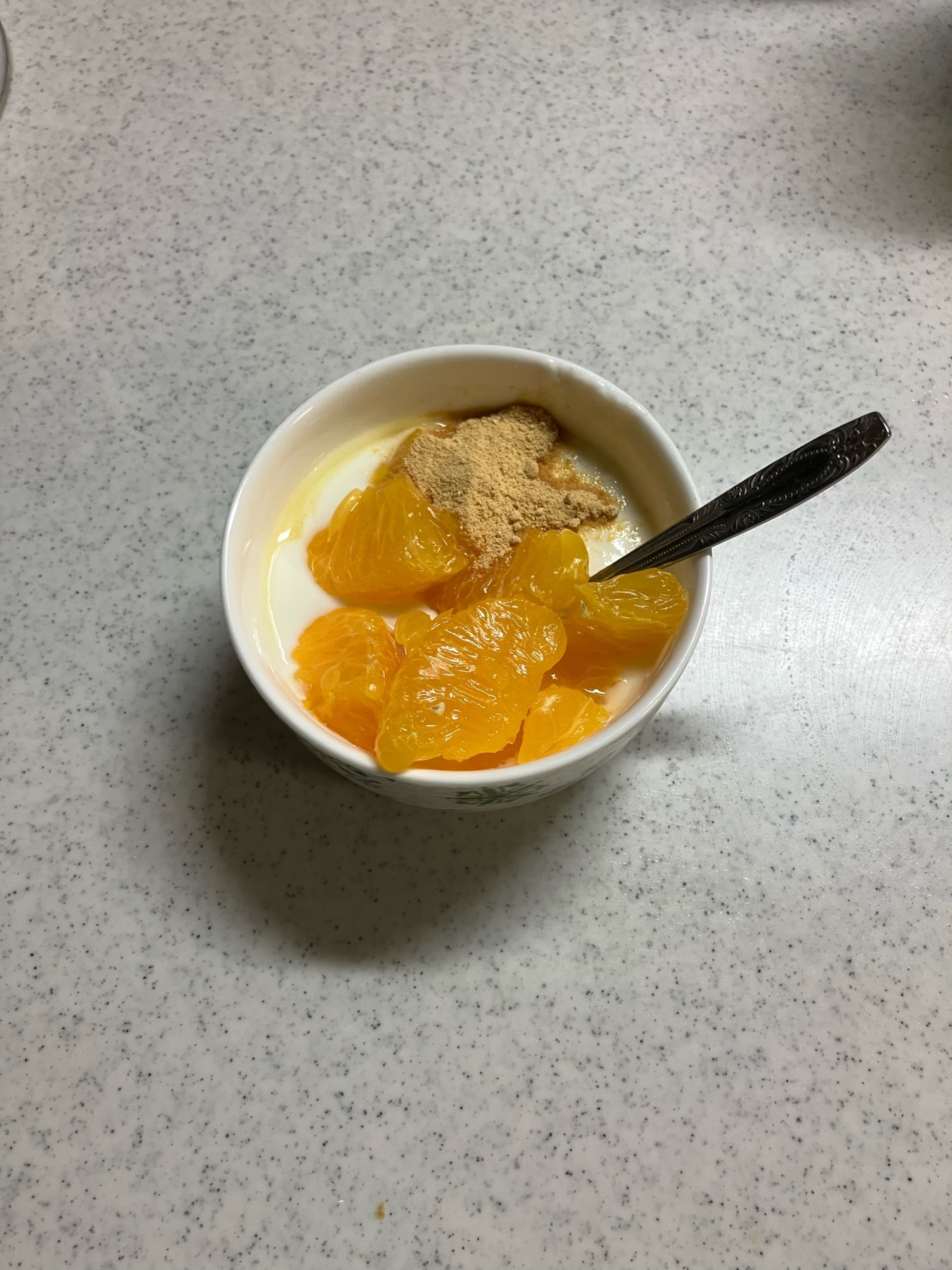 オレンジときな粉のヨーグルト