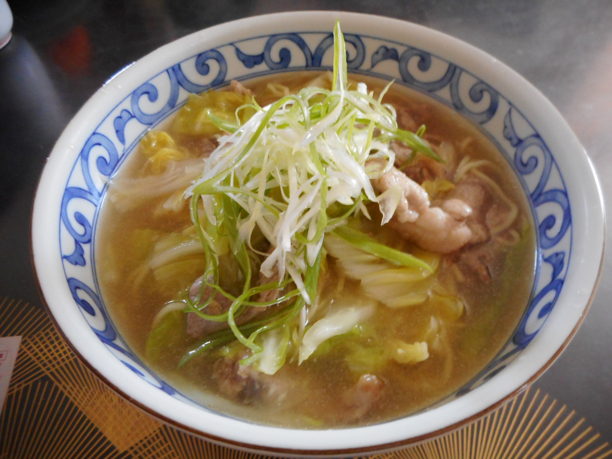 豚肉と春キャベツの塩ラーメン