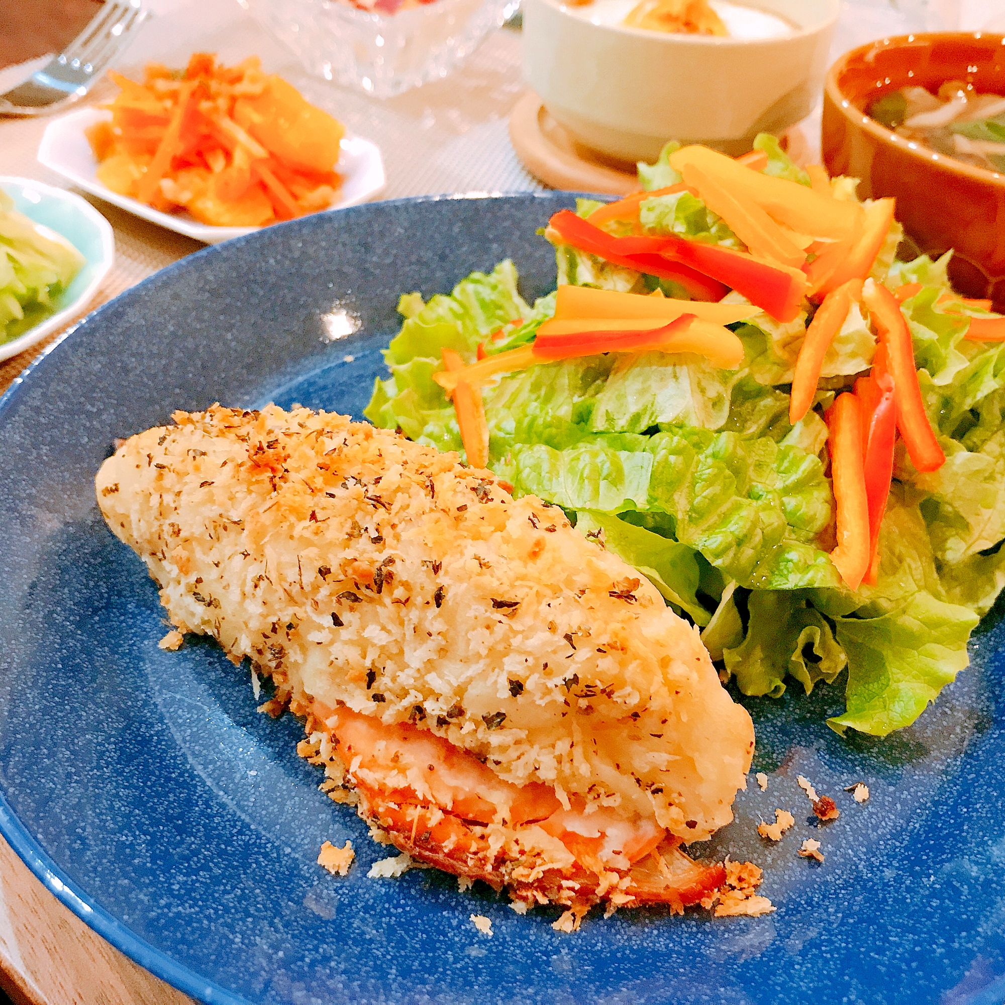 皮まで美味し♪鮭とポテトのハーブパン粉焼き♡