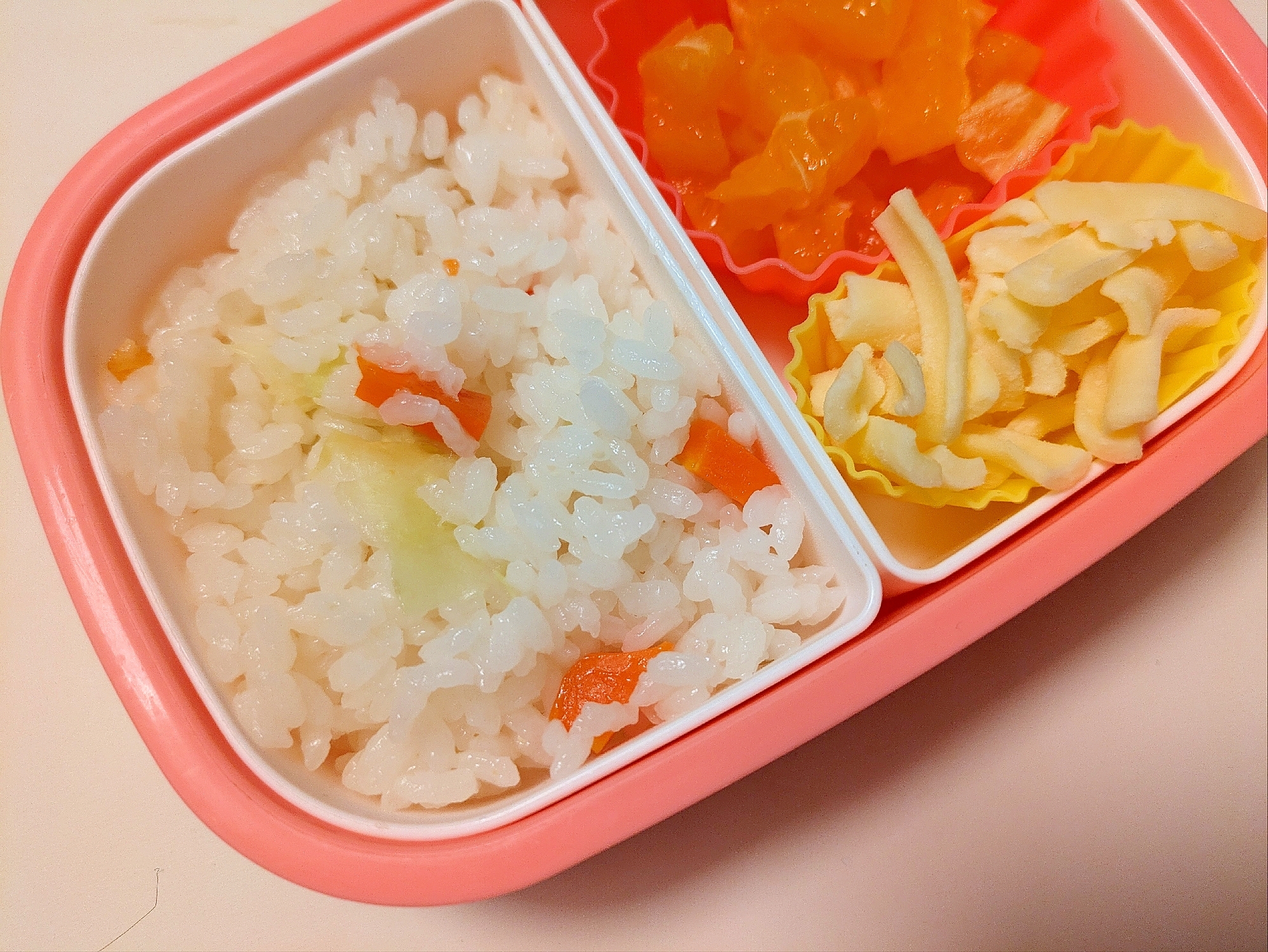 フライパンで炊く★人参とキャベツ入りご飯
