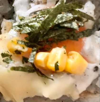 朝食♪コーンチーズの目玉焼き