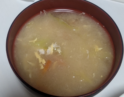 キャベツと卵の味噌汁