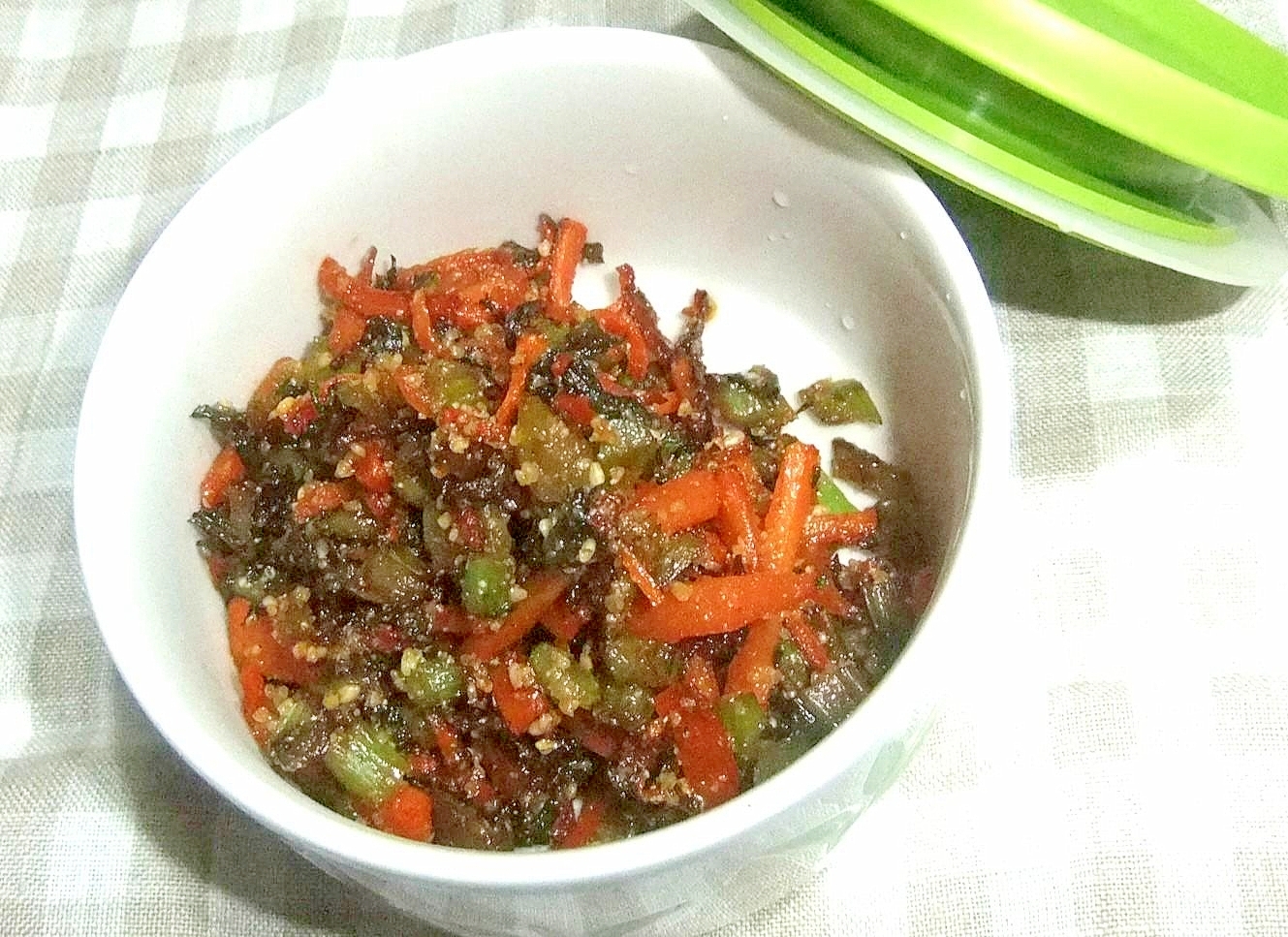 人参と大根の葉胡麻ソテー