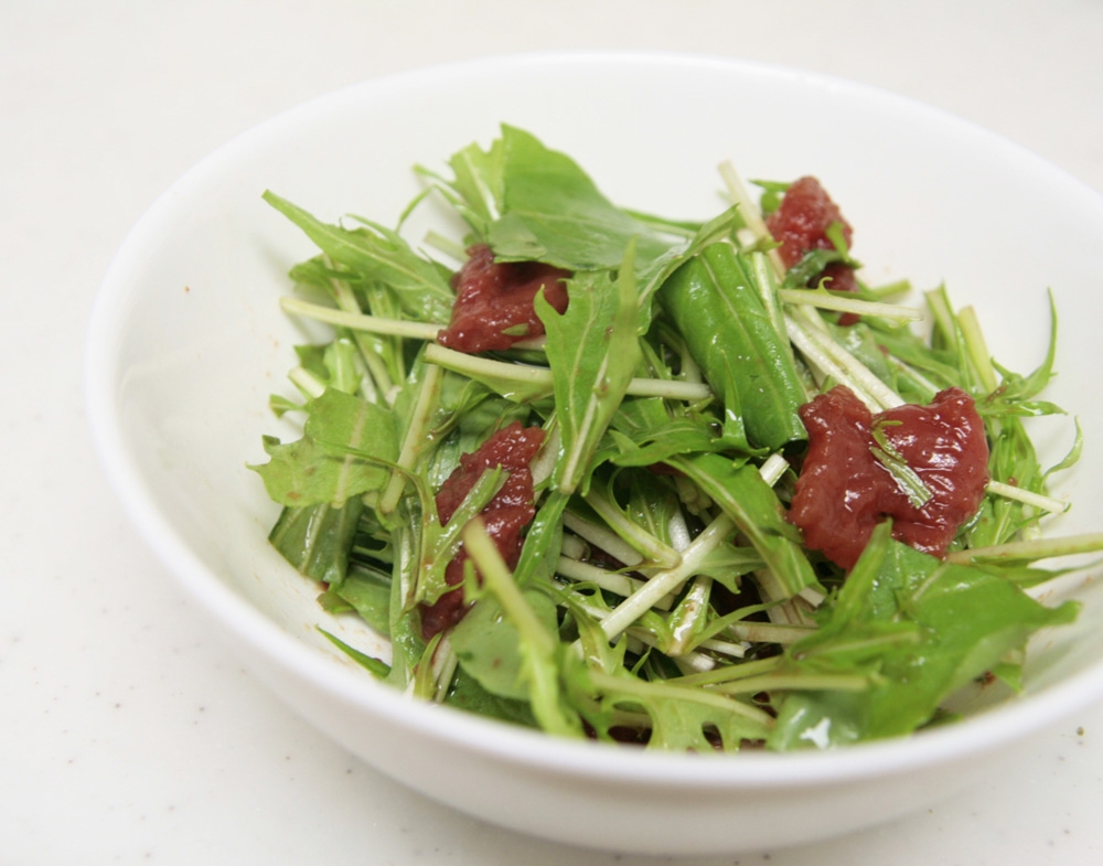 トマト缶でドレッシング！水菜とルッコラのサラダ