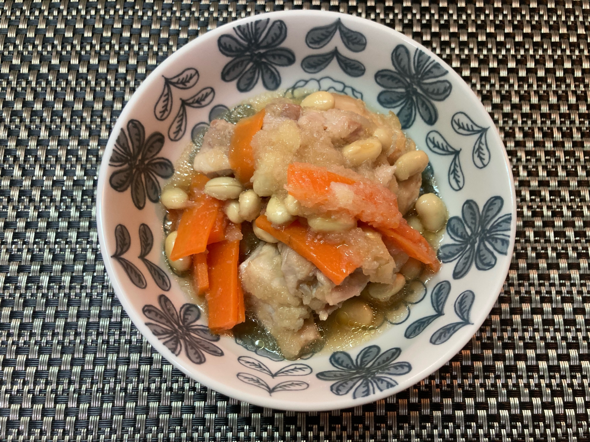 鶏肉とにんじんのおろし煮