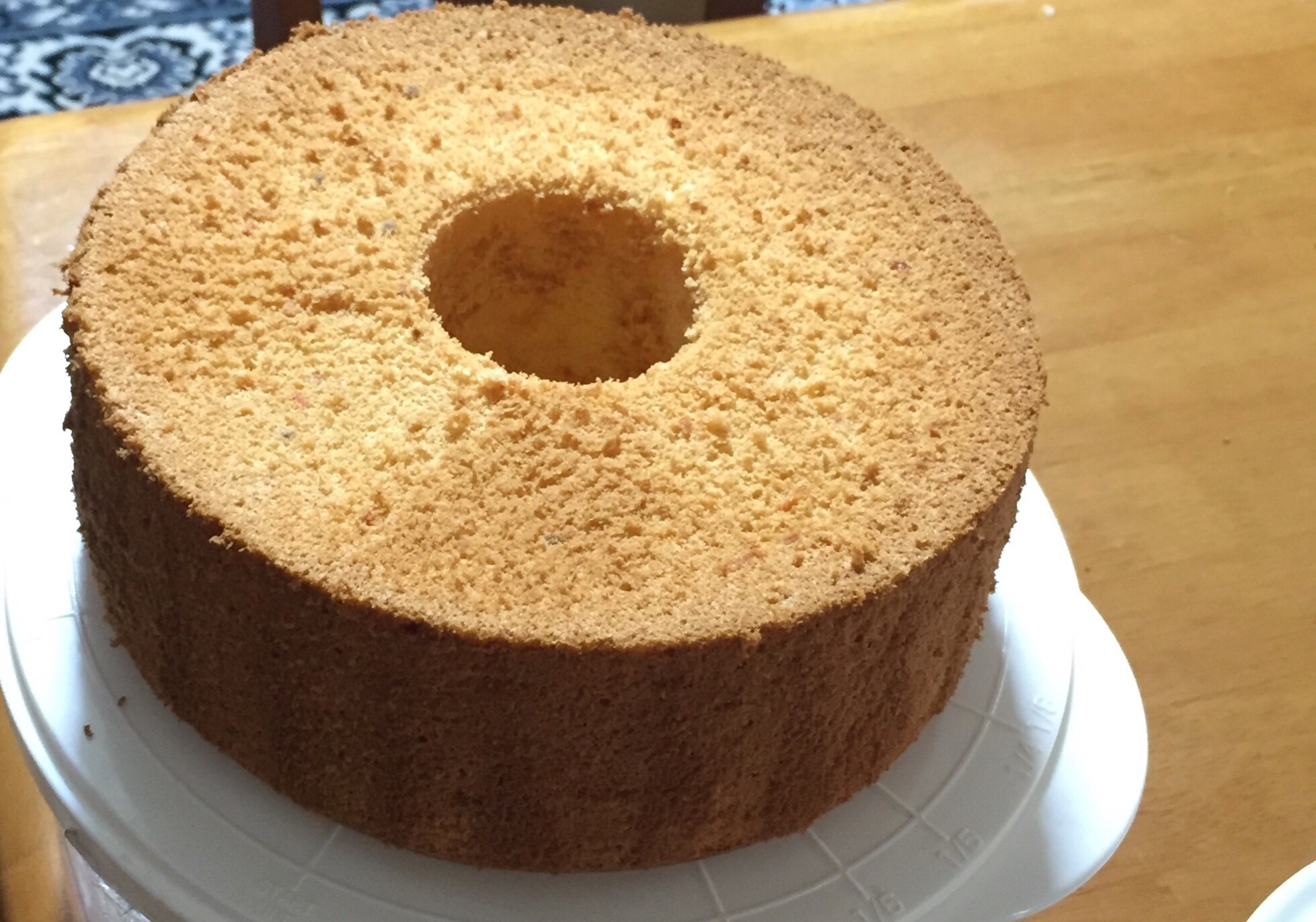 トマトジャムの米粉シフォンケーキ