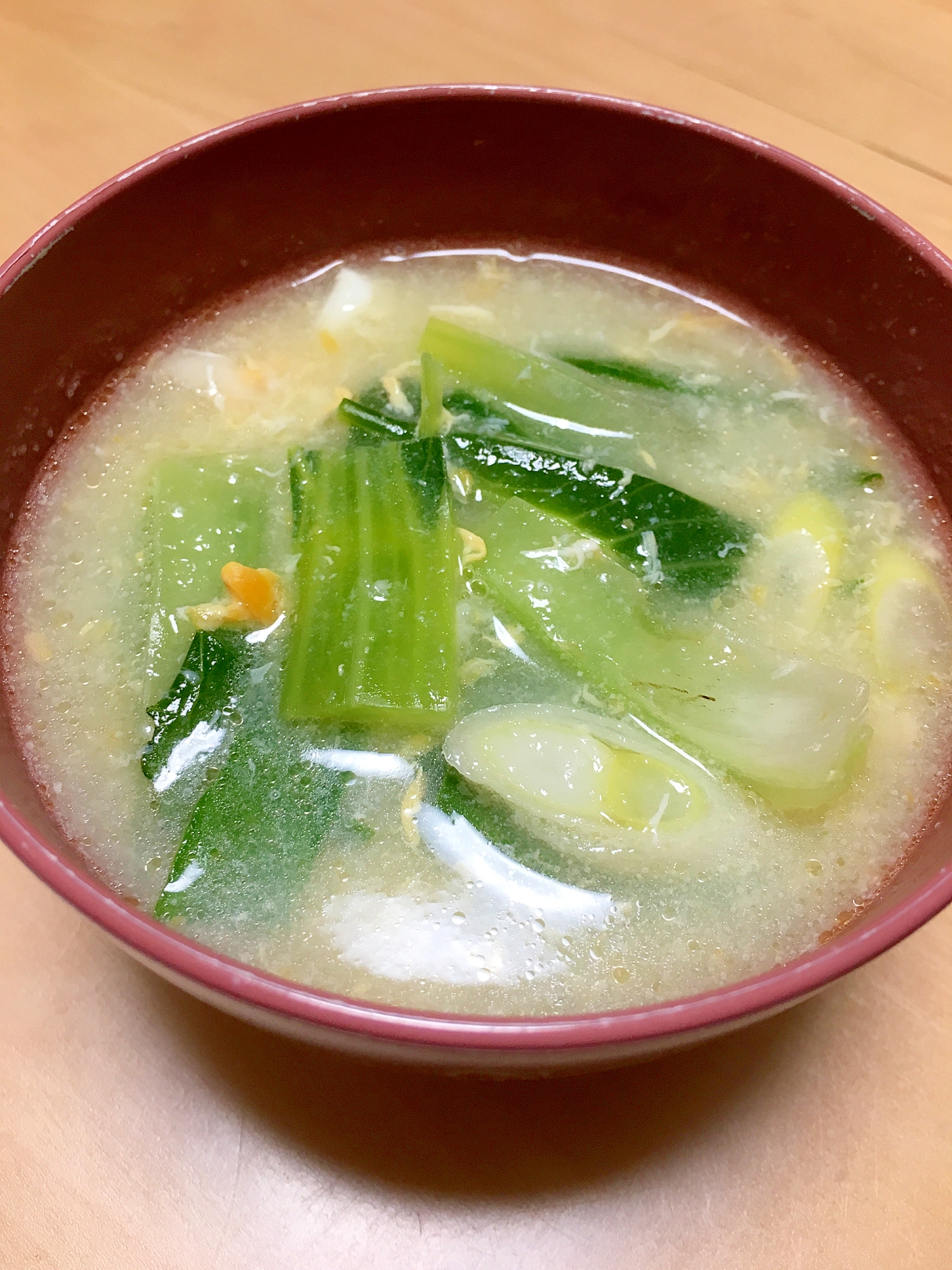 青梗菜と卵の塩麹スープ
