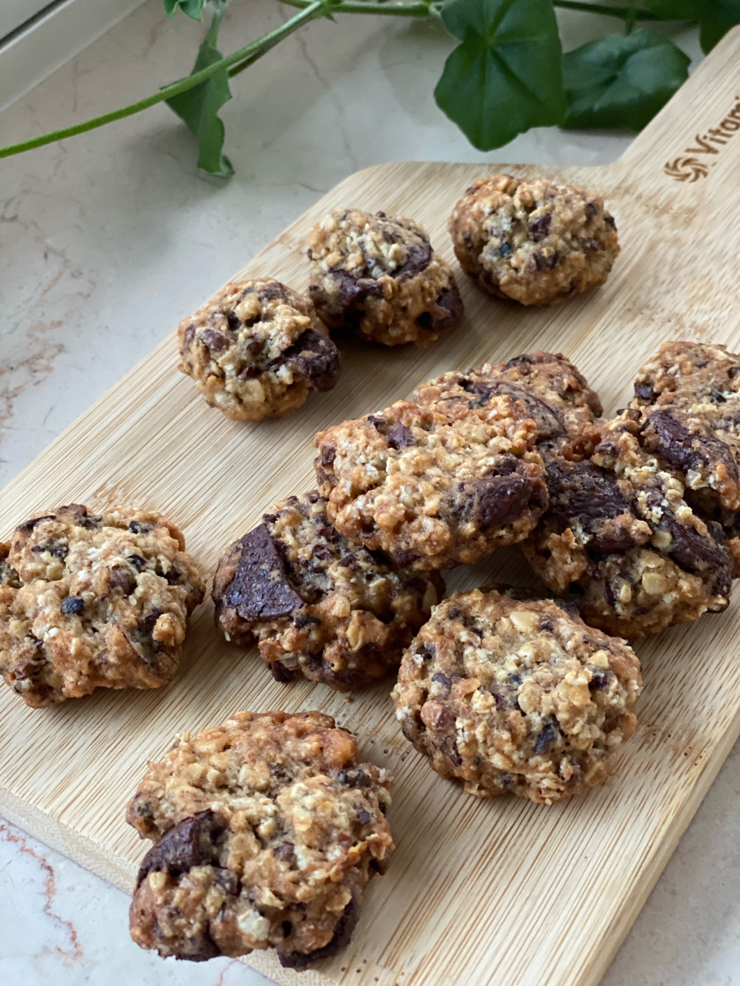 カカオ香るオートミールとチョコチャンクのクッキー