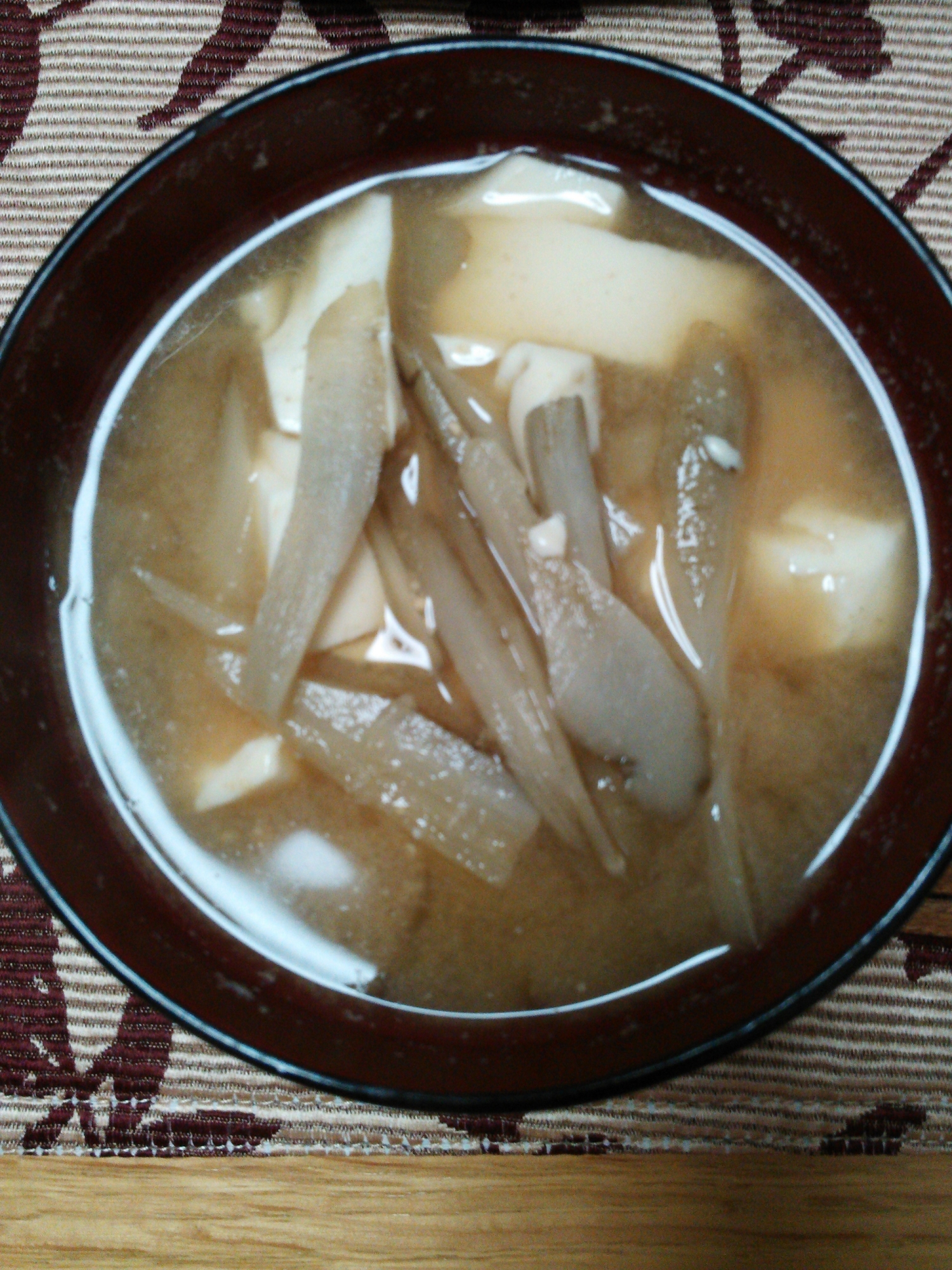 豆腐とごぼうのお味噌汁