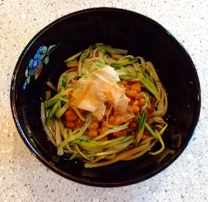 のど越し最高♪　「ぶっかけ納豆うどん」