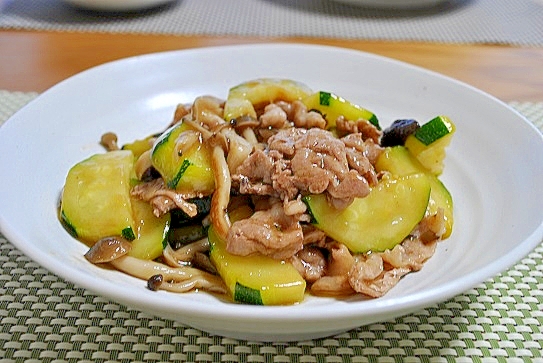 豚肉とズッキーニのオイスターソース炒め レシピ 作り方 By アッチンちゃん 楽天レシピ 豚肉とズッキーニのオイスターソース炒め レシピ 作り方 By アッチンちゃん 楽天レシピ