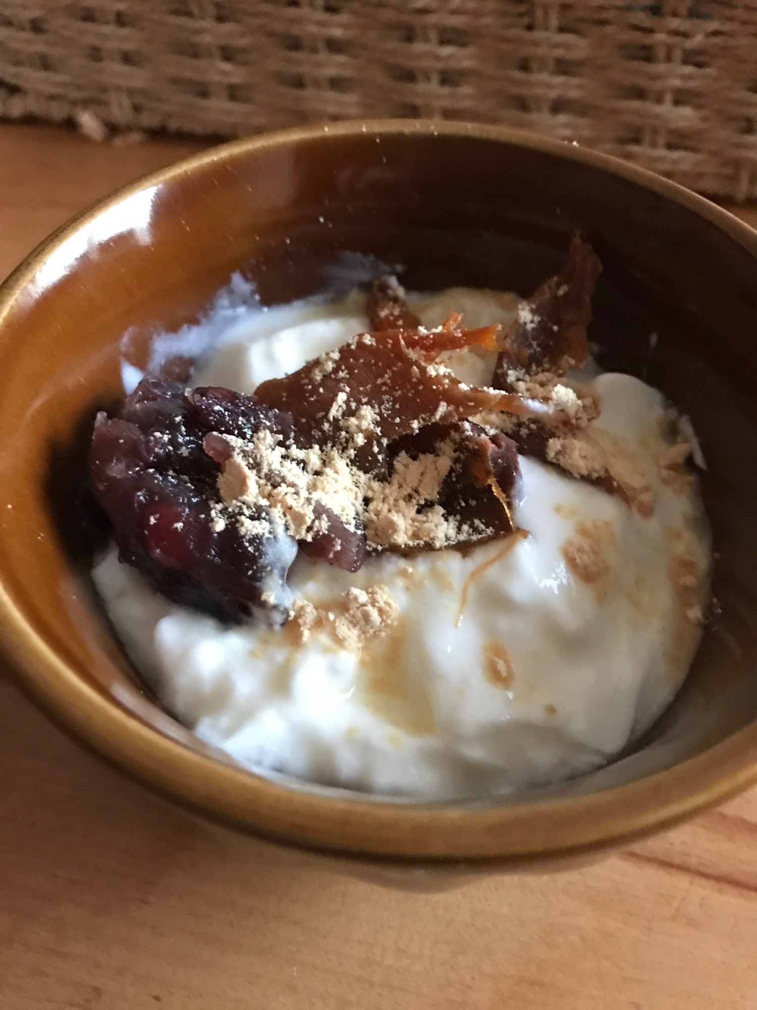 干し柿と餡子のきな粉ヨーグルト