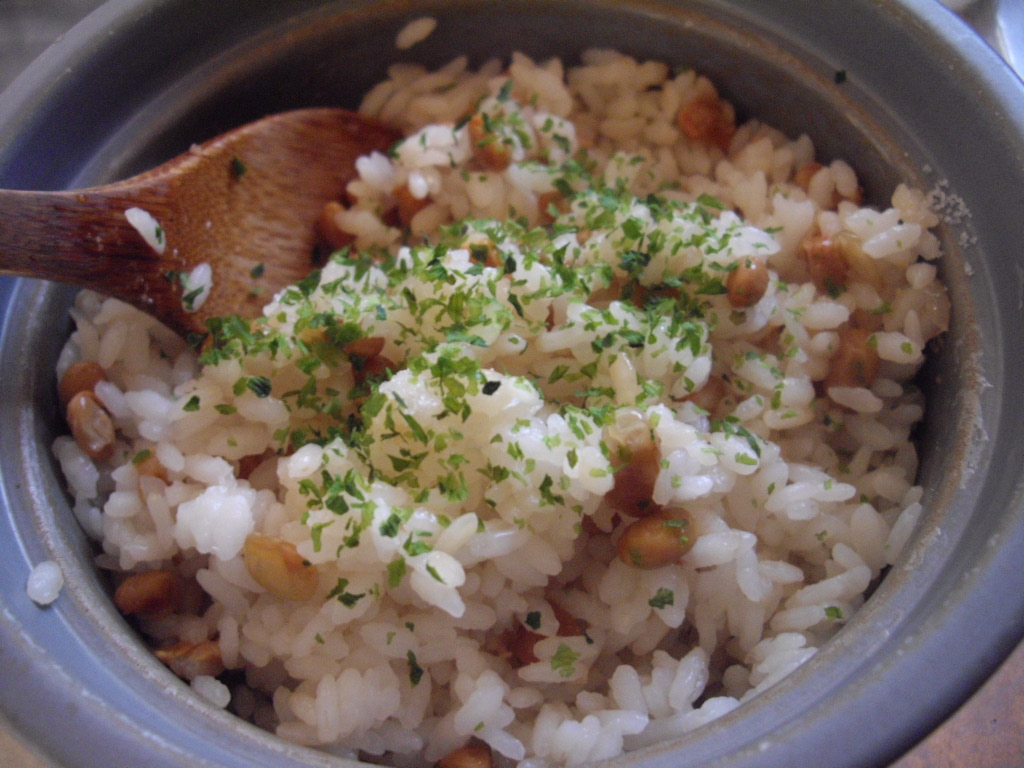 納豆のシンプルな炊き込みご飯♪