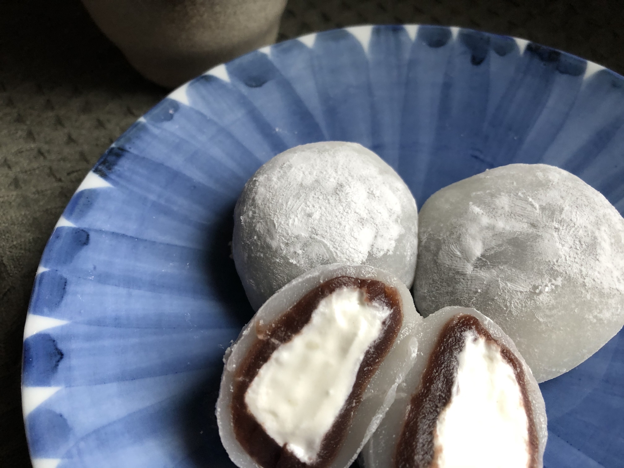 冷凍で包みやすい★生クリーム入り大福★