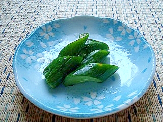 残ったビールで！きゅうりのビール漬