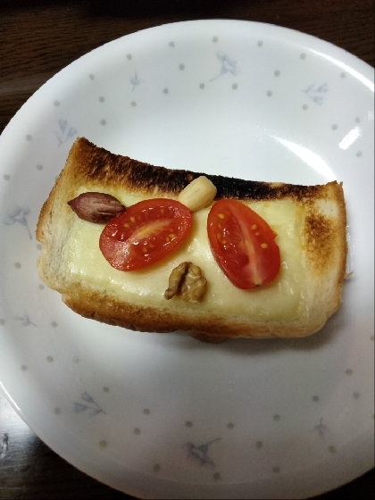 トマトナッツ♪トースト✧˖°
