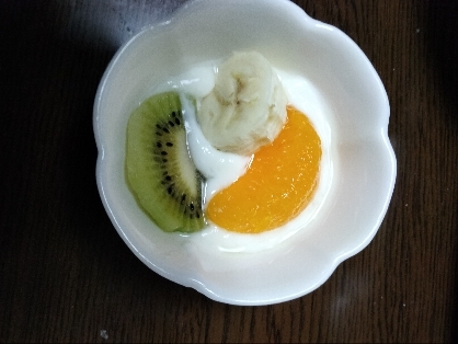 好きな冷凍フルーツdeヨーグルト•.¸¸¸.☆