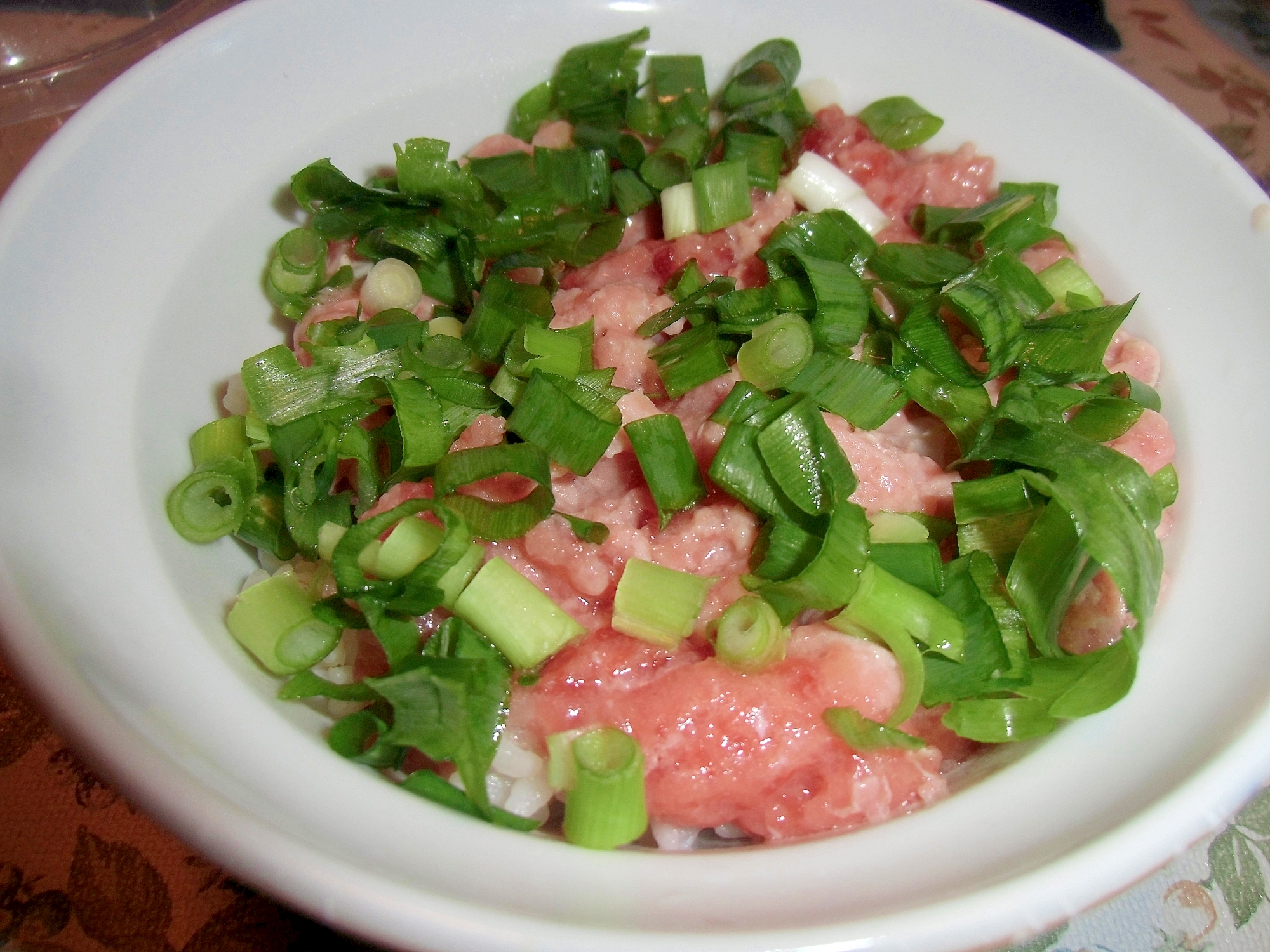 ポン酢しょうゆでマグロねぎとろ丼