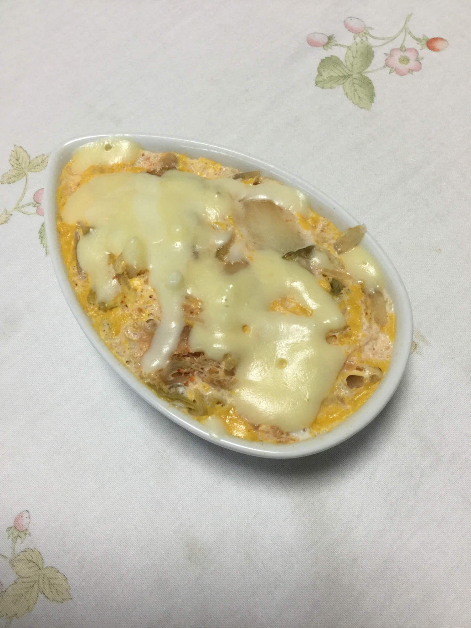 キムチのチーズのせオムレツ