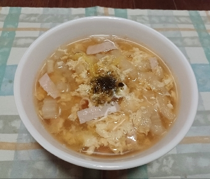 白菜と卵とハムの中華スープ