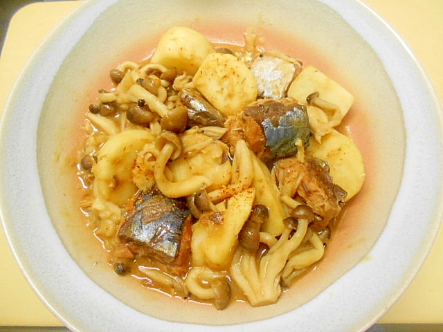 味噌煮サバ缶と里芋・しめじ煮