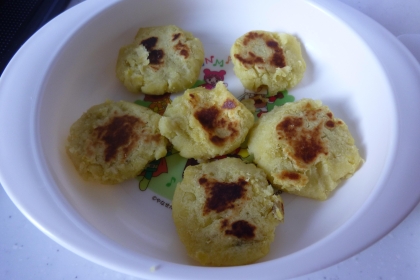 こんばんわ☆さつま芋をそのまま食べるよりも食べやすく美味しかったです♪３歳の娘用に作ったのですが、実際は私がほとんど食べてしまいました＾＾ごちそうさまです☆