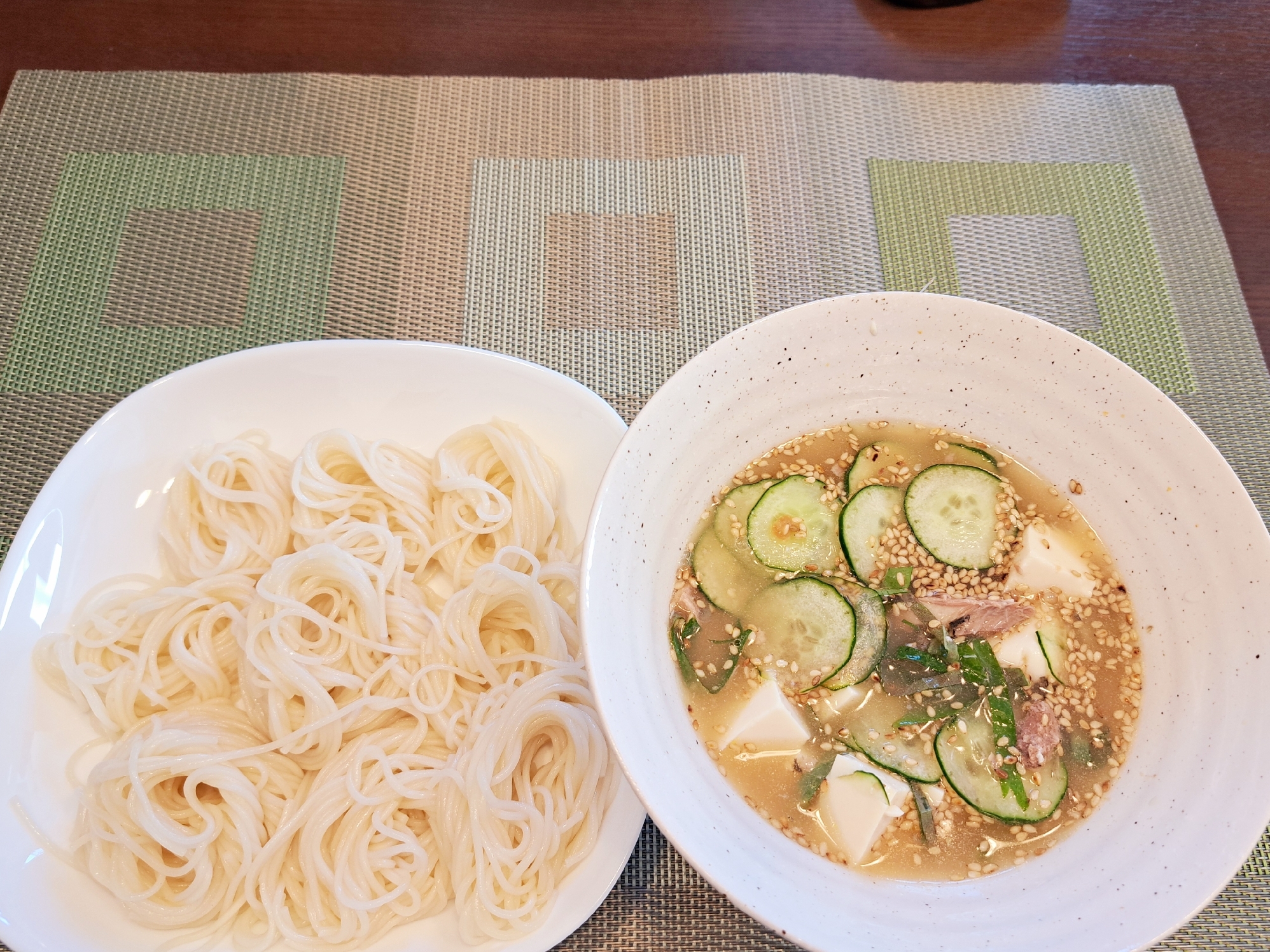 冷たい そうめん！冷汁を添えて