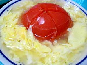 トマト丸ごと！ふわっトロっ卵スープ