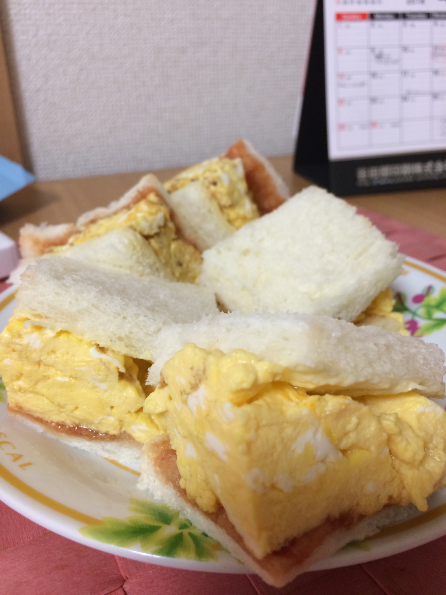 厚焼き卵のサンドイッチ☆