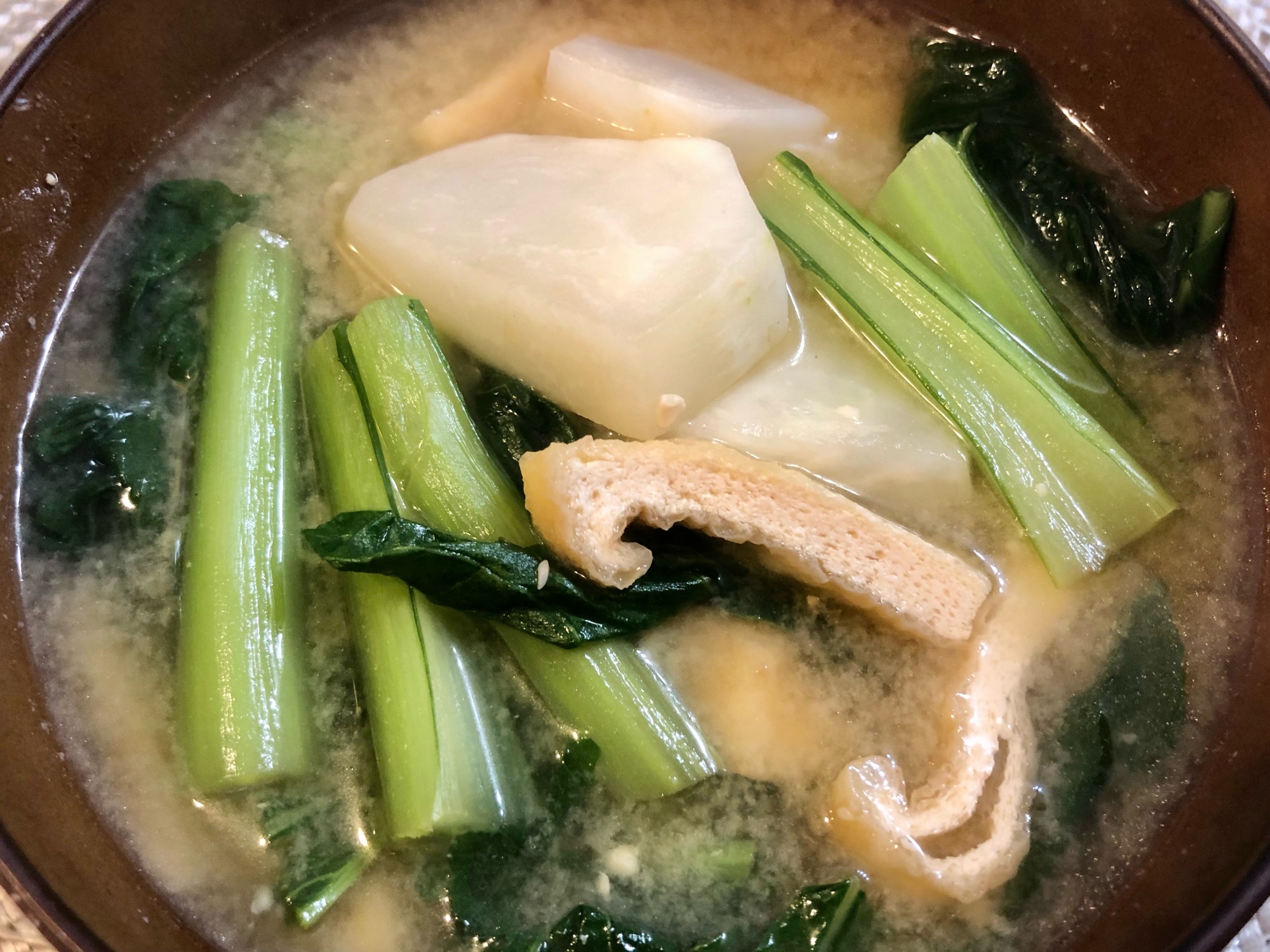 野菜たっぷり♫油揚げとかぶ丸ごとほくほくお味噌汁
