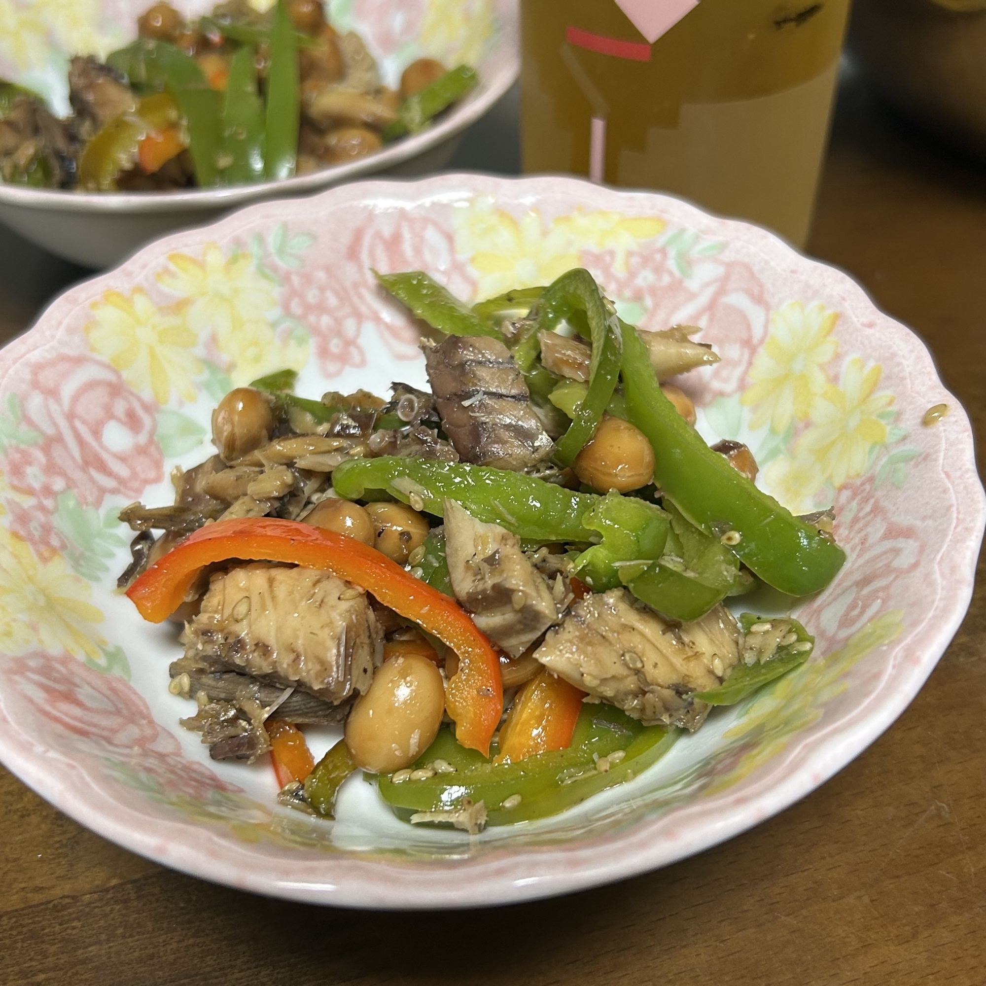 サバ缶と大豆とピーマン炒め