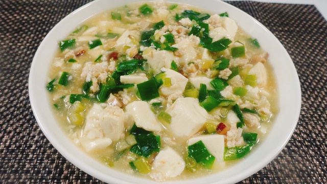 塩麹で腸活♫ 鶏ひき肉とニラの豆腐あんかけ
