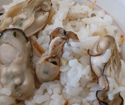 牡蠣が旬の時期に栄養タップリの海のミルクを色んな料理で食べたいものですね～。生姜の風味でいっそう美味しかったです！