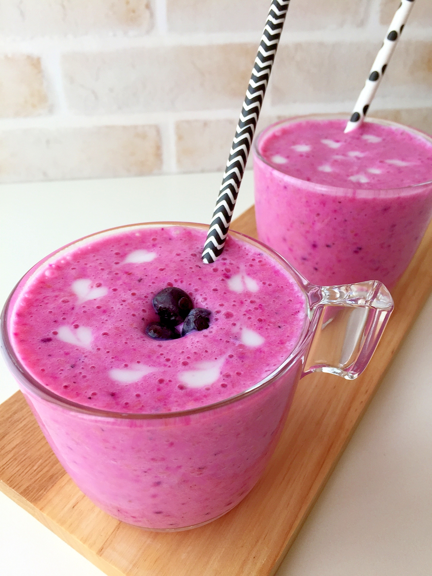 大好きなドラゴンフルーツスムージー♡バナナ&ピーチ