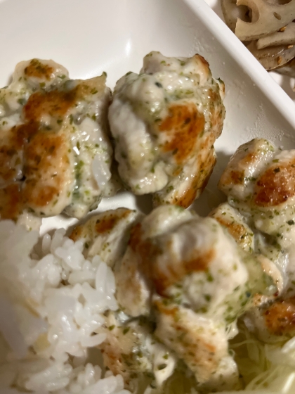 子供が喜ぶ♡鶏胸肉のノリ塩焼き