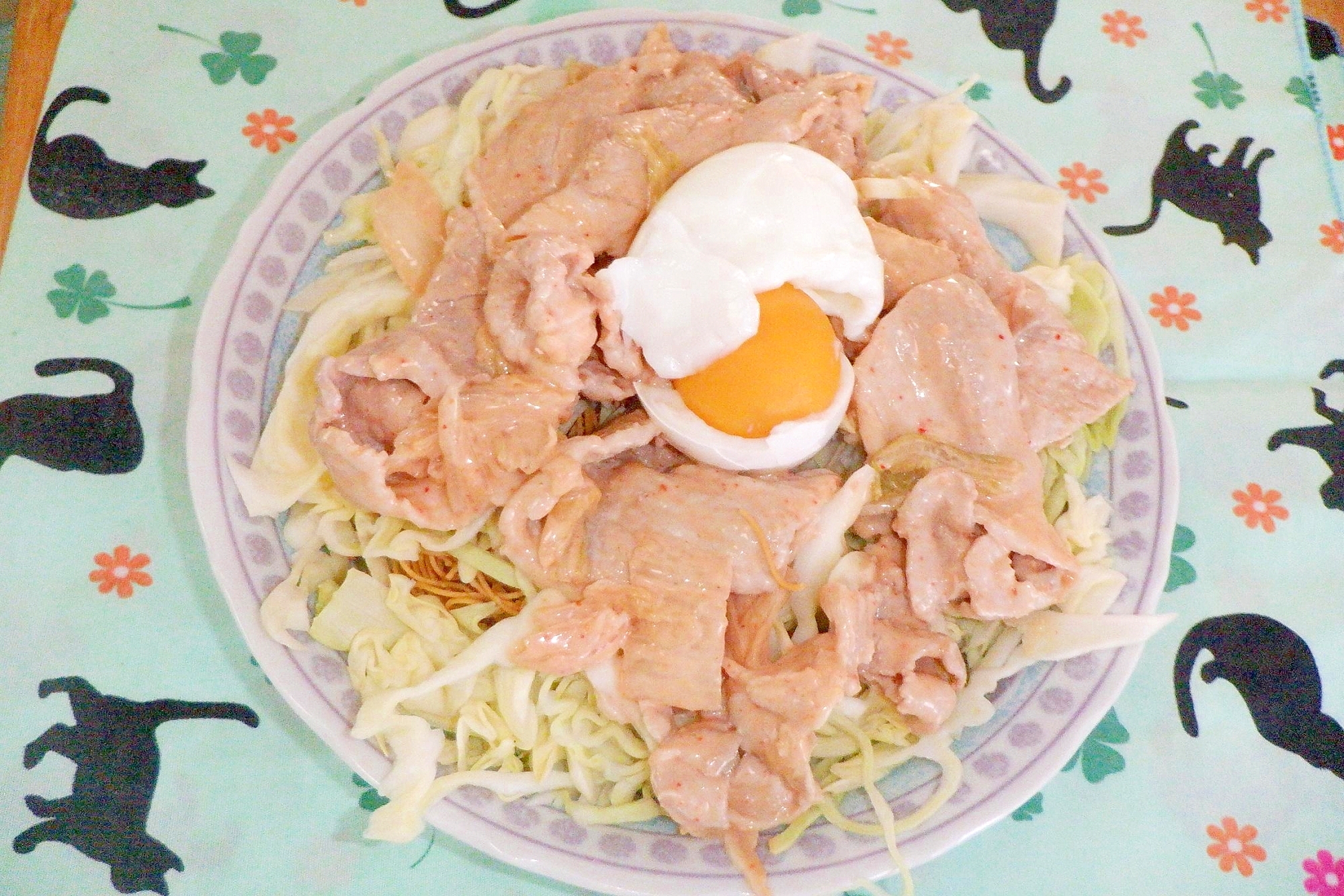 簡単♪スタミナ満点♪豚キムチサラダ麺