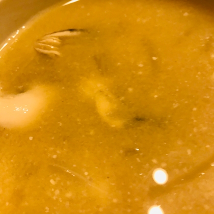 牡蠣と大根と溶き卵の味噌汁