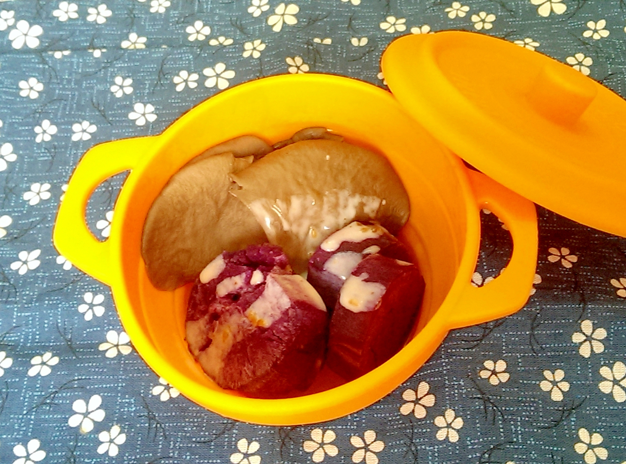 ひらたけと紫芋のホットサラダ