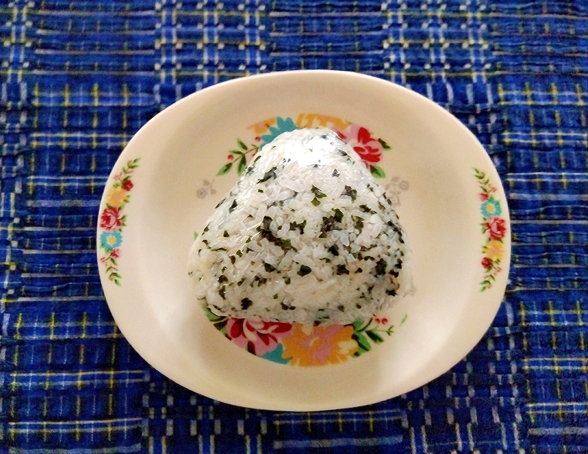 わかめの混ぜご飯おにぎり